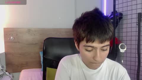 Snapshot of bryce_evans chatting on December 17, 2024, 11:59 pm B R Y C E  online show from December 17, 2024, 11:59 pm