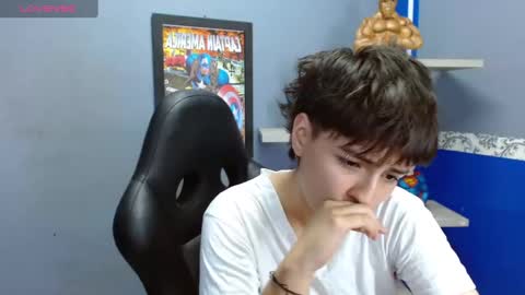 Snapshot of bryce_evans chatting on January 21, 2025, 6:55 pm B R Y C E  online show from January 21, 2025, 6:55 pm