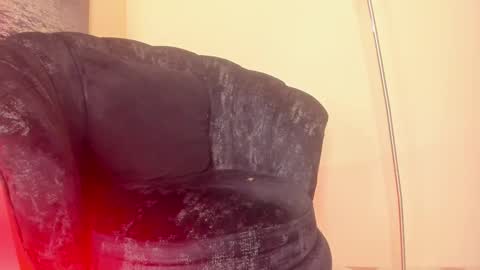 Bryxon  online show from March 12, 2025, 3:18 pm