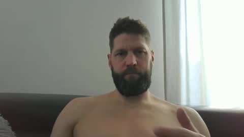 bubblebee1982 online show from February 16, 2025, 1:05 pm