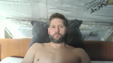 bubblebee1982 online show from November 6, 2025, 8:15 am