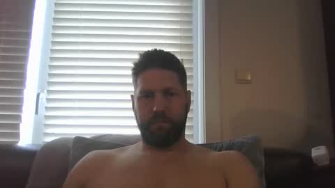 bubblebee1982 online show from May 13, 2026, 5:32 pm