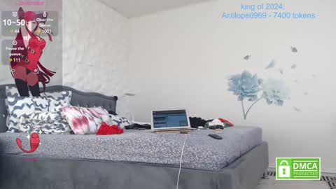 Nylon queen  genuine model who bring pantyhose on chaturbate for first time   the others just copy my room for money  online show from December 23, 2024, 10:21 am