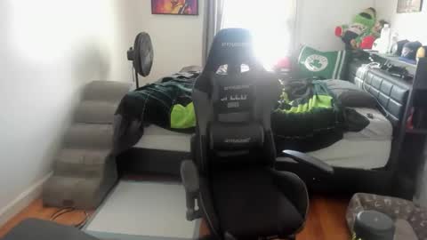 buffsexyman24 online show from February 5, 2026, 3:16 pm