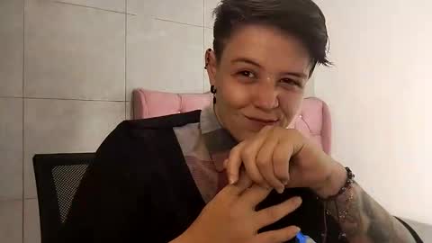 Snapshot of bug2025 chatting on September 20, 2025, 2:34 am bug2025 online show from September 20, 2025, 2:34 am