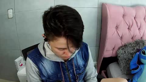 bug2025 online show from November 20, 2025, 4:23 am