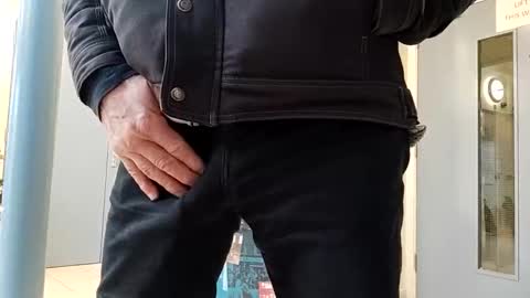 ejaculation for 250 online show from November 30, 2025, 9:35 am