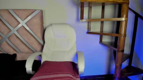 Snapshot of bulma_bambina_ chatting on February 13, 2025, 12:35 am Bulma Bambina online show from February 13, 2025, 12:35 am