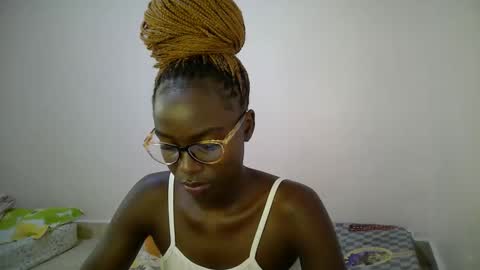 bunny_bliss1 online show from May 10, 2026, 2:55 pm