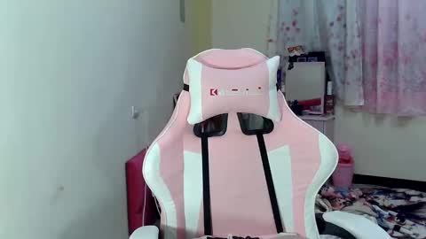 bunny_flower18 online show from February 23, 2025, 7:17 pm