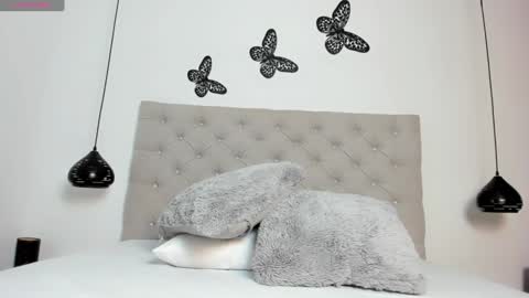 Snapshot of bunny_maxxi chatting on December 6, 2024, 1:00 pm bunny online show from December 6, 2024, 1:00 pm