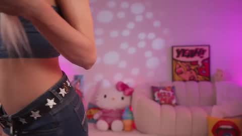 Stella online show from April 15, 2026, 11:49 pm