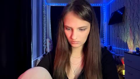 Bella online show from May 18, 2026, 12:00 pm
