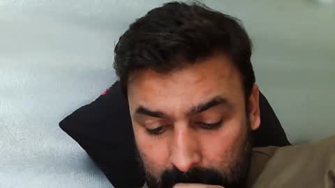 Hairy Arabian online show from December 14, 2025, 12:43 pm