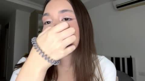 Snapshot of burmahimes chatting on February 12, 2026, 8:20 am Nica online show from February 12, 2026, 8:20 am