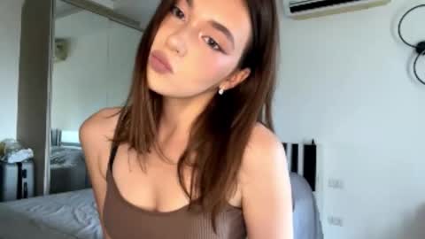 Snapshot of burmahimes chatting on February 24, 2026, 5:49 am Nica online show from February 24, 2026, 5:49 am