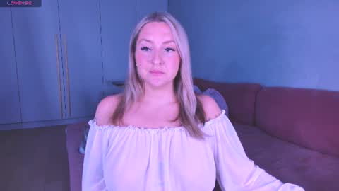 Snapshot of burn_lissa chatting on July 12, 2026, 7:27 pm Lissa online show from July 12, 2026, 7:27 pm