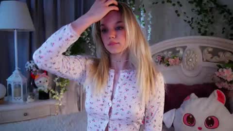 Jessica online show from November 24, 2025, 2:28 pm