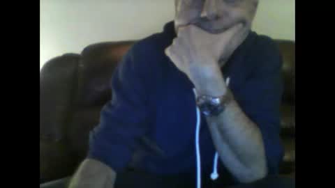burnleyguy1977 online show from January 18, 2026, 2:37 am