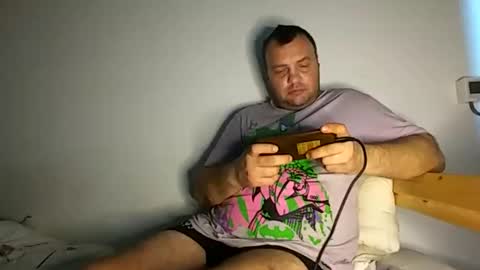 Snapshot of bury703709 chatting on January 12, 2025, 3:25 pm Creazy dad online show from January 12, 2025, 3:25 pm