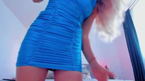 Snapshot of bush_woman chatting on June 11, 2026, 3:59 am Larisa online show from June 11, 2026, 3:59 am