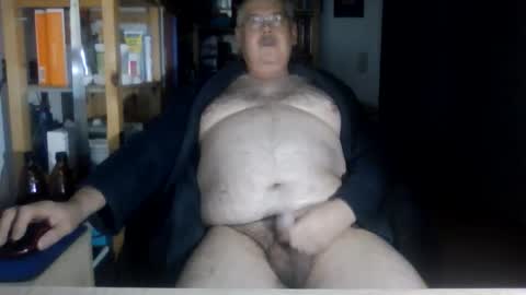 Snapshot of busibaer666 chatting on December 2, 2025, 1:44 am busi online show from December 2, 2025, 1:44 am