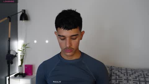 Buster independent model online show from October 19, 2025, 9:15 pm