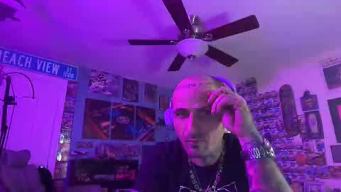 bustnutztaklenapz online show from November 4, 2025, 4:55 am