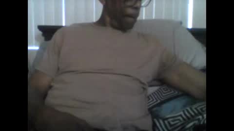 Busturgutzgd1 online show from December 25, 2024, 7:24 pm