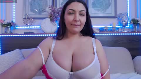 Snapshot of bustyeva_ chatting on January 18, 2025, 10:39 am online between 6AM and 2PM EET almost everyday. online show from January 18, 2025, 10:39 am