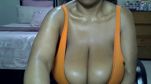 bustytessa37 online show from April 2, 2026, 5:16 am