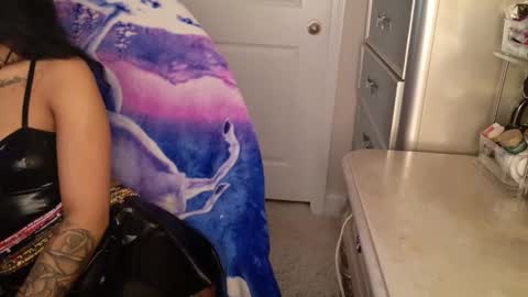 butterfly booty online show from March 12, 2026, 1:06 pm