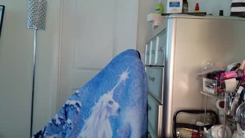 butterfly booty online show from March 29, 2026, 3:45 pm