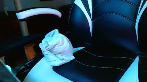 Snapshot of bwall1425 chatting on December 23, 2024, 2:02 am bwall1425 online show from December 23, 2024, 2:02 am