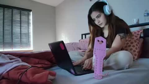 bxdieelatina online show from February 9, 2026, 8:46 pm