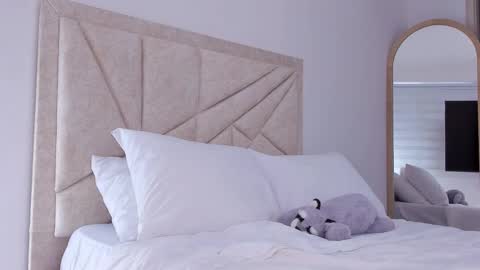    online show from February 27, 2026, 10:10 pm