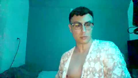 byegay online show from December 1, 2025, 8:08 am