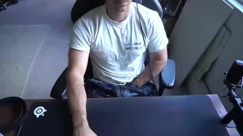 caliguyzrfun online show from April 22, 2026, 10:44 pm