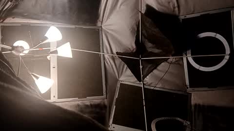 Calisguitar online show from November 22, 2025, 12:48 pm