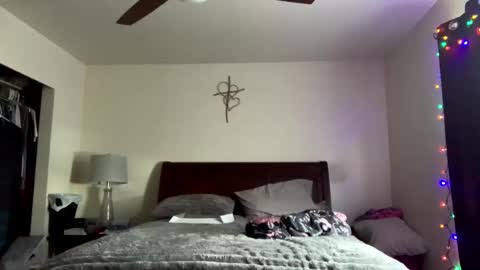 calishop1 online show from December 12, 2024, 7:48 pm