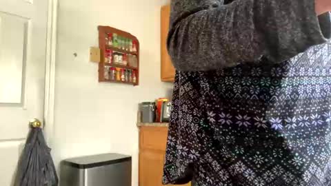 calishop1 online show from December 13, 2024, 6:38 pm