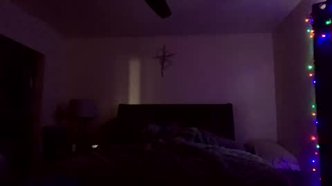 calishop1 online show from December 31, 2024, 4:35 pm