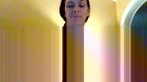 Calli online show from March 16, 2026, 4:18 am