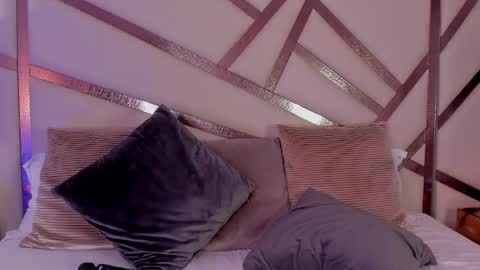 Anna Banana online show from February 5, 2025, 2:08 am