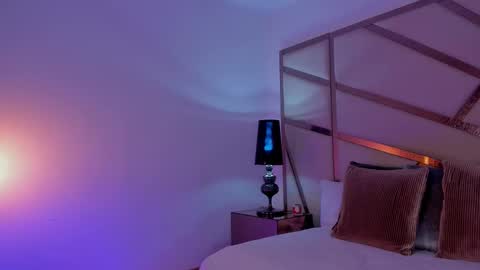 Anna Banana online show from November 4, 2025, 11:04 pm