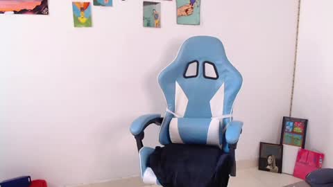 callmebluee online show from May 22, 2026, 5:40 pm