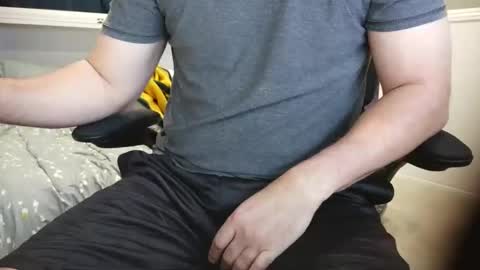 callmeroger33 online show from April 22, 2026, 11:50 pm