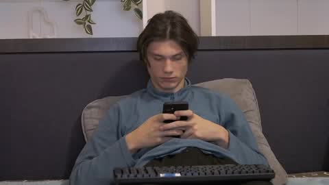 Snapshot of calvin_cay chatting on January 12, 2025, 7:31 pm Calvin online show from January 12, 2025, 7:31 pm