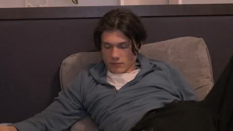 Snapshot of calvin_cay chatting on January 13, 2025, 1:45 am Calvin online show from January 13, 2025, 1:45 am