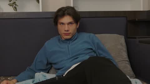 Snapshot of calvin_cay chatting on January 15, 2025, 12:30 am Calvin online show from January 15, 2025, 12:30 am